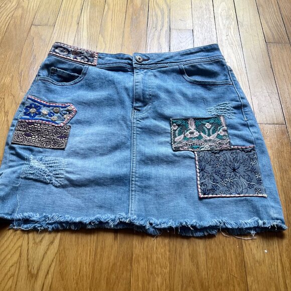 Desigual Size 30 Blue Denim Patty Embroidered Patchwork Boho A-Line Mini Skirt - Picture 7 of 13